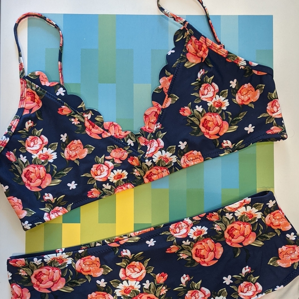 Cute scalloped floral high-waisted bikini